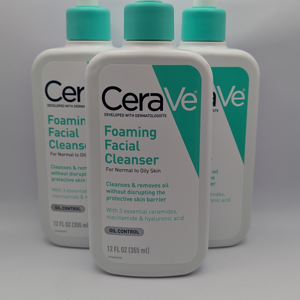 rave Foaming Facial Cleanser - White and Green